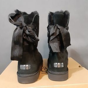 New/Unworn Customizable Bailey Bow UGGS Size 10